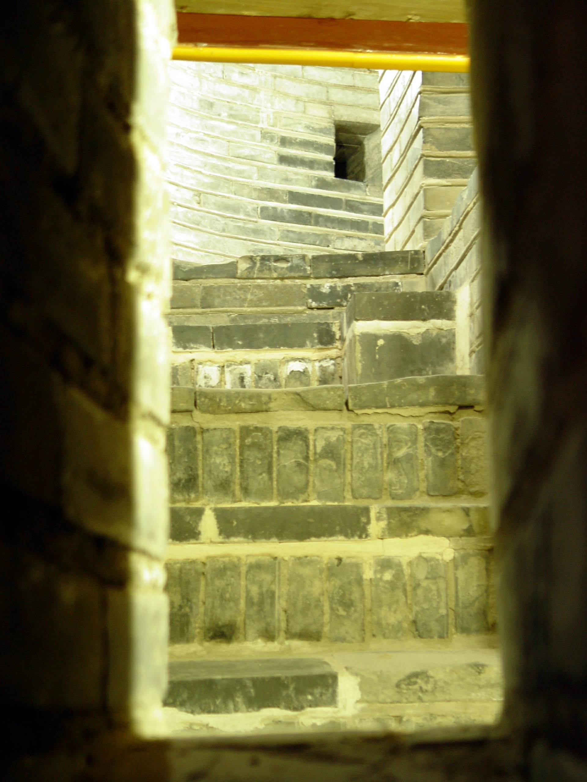 Internal spiral staircase of Dongbuk Gongsimdon - 2008-11-02.JPG